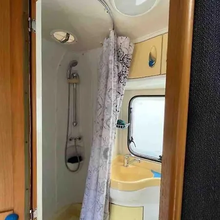 Lägenhet Logez Dans Un Camping-car *